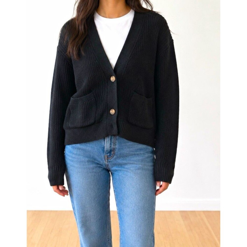 GAP Women's Black Knit V-Neck Button-Front Preppy Cardigan Sweater w/ Pockets S